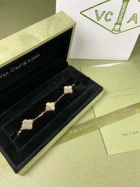 ✨Van Cleef & Arpels White Bracelet